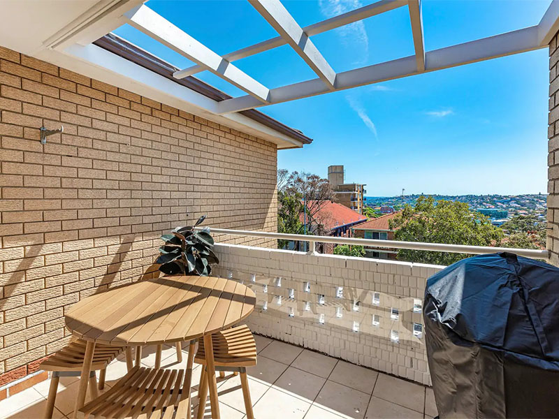 Home Buyers in Bondi Road, Bondi Beach, Sydney - Balcony