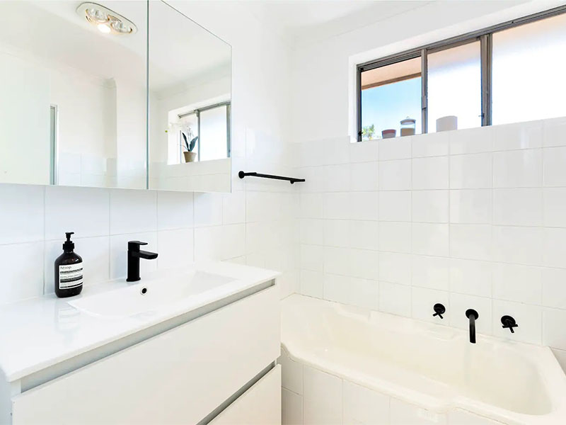 Home Buyers in Bondi Road, Bondi Beach, Sydney - Bathroom
