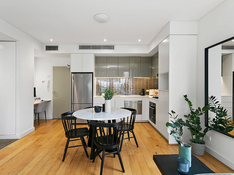 Warehouse Apartment in Rosebery, Sydney - Dining Room