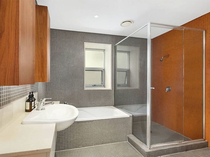 Buyers Agent Purchase in Crown St, Darlinghurst, Sydney - Bathroom