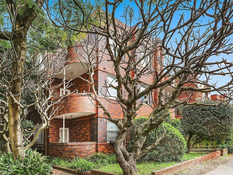 Home Buyers in Curlewis St, Bondi Beach, Sydney - Facade