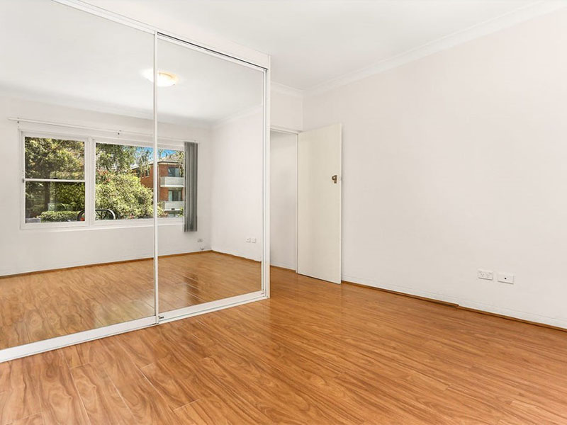Home Buyer in Denham St, Bondi, Sydney - Room