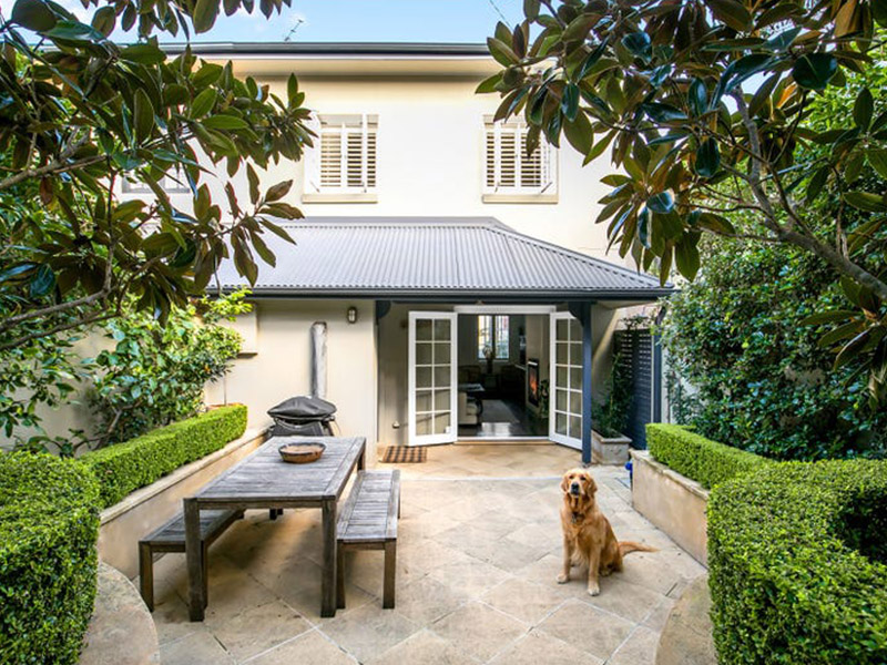 Buyers Agent Purchase in Read St, Brontei, Sydney - Front House with Dog