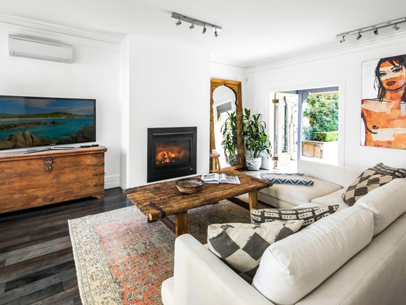 Buyers Agent Purchase in Read St, Brontei, Sydney - Living room
