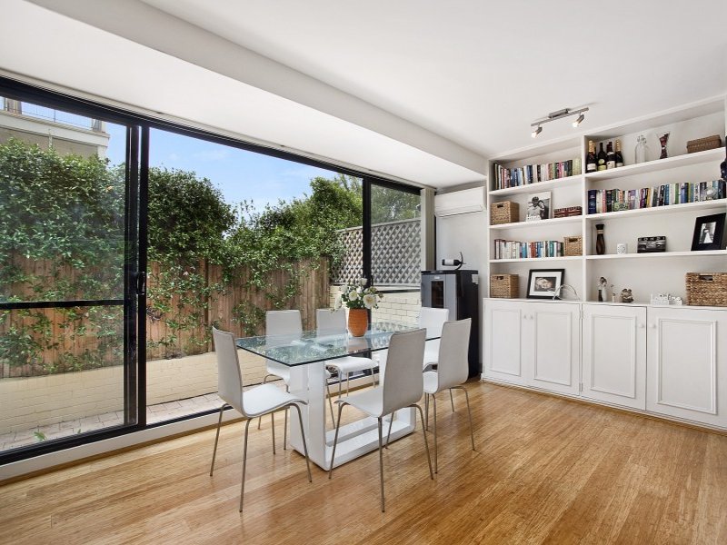 Home Buyers in Birrell Street, Bronte, Sydney - Dining Room