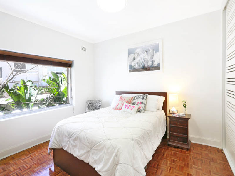 Home Buyers in Birtley Place, Elizabeth Bay, Sydney - Bedroom