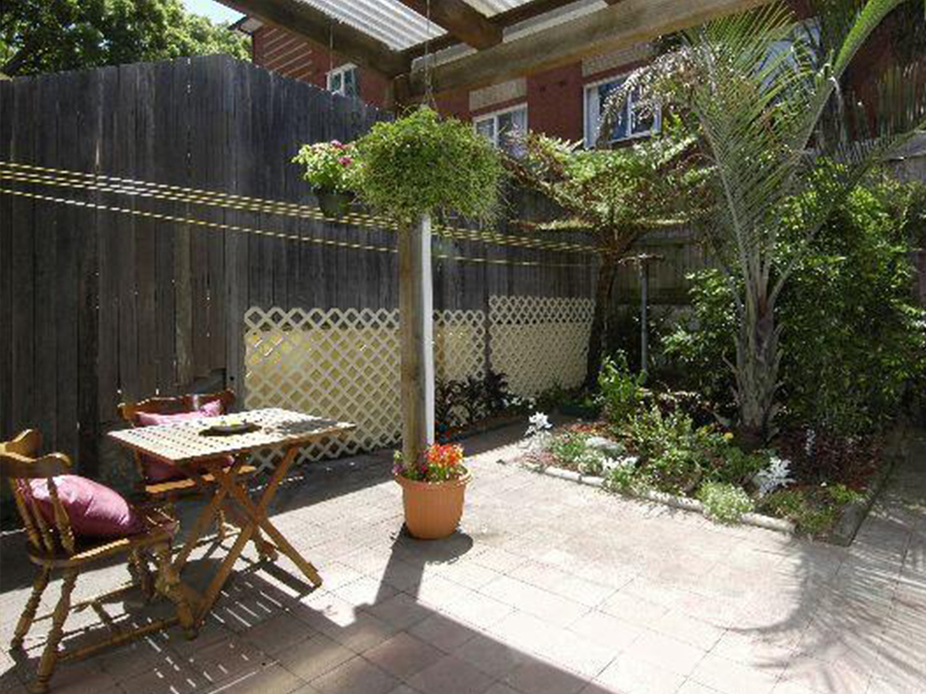 Home Buyers in Bondi Road, Bondi Beach, Sydney - Garden