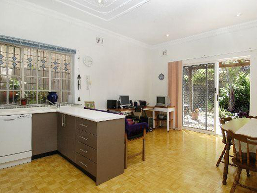 Home Buyers in Bondi Road, Bondi Beach, Sydney - Living room