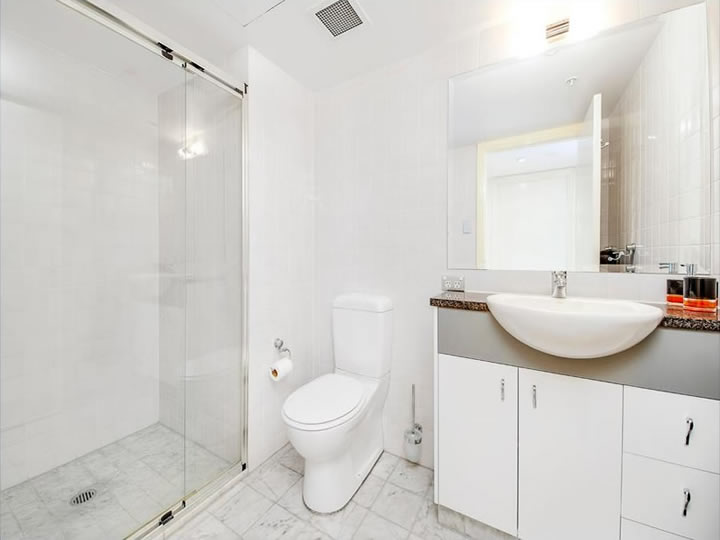 Home Buyers in Cowper Wharf Rd, Woolloomooloo, Sydney - Bathroom