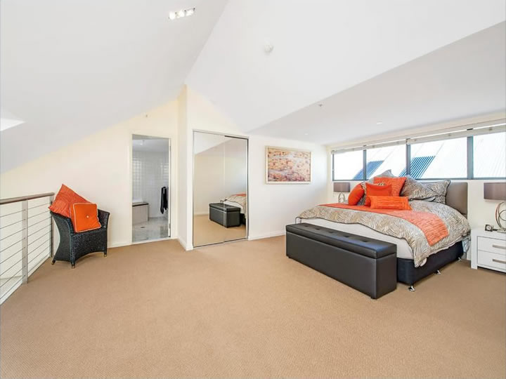 Home Buyers in Cowper Wharf Rd, Woolloomooloo, Sydney - Bedroom