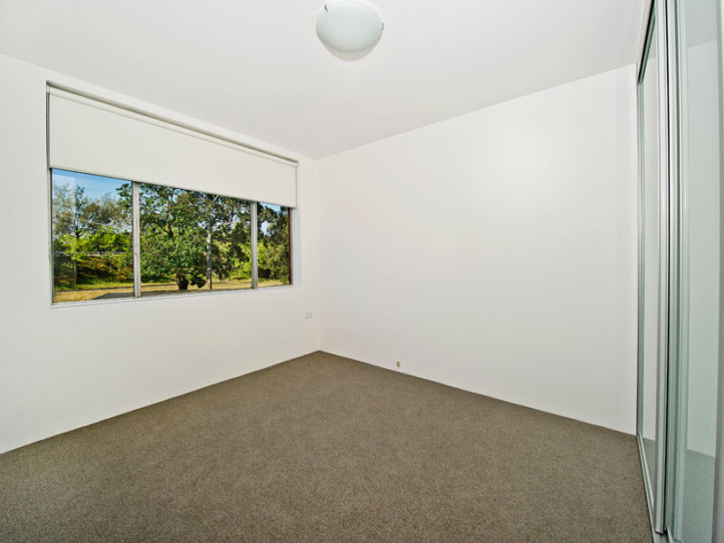 Home Buyer in Evans Ave, Eastlakes, Sydney - Room