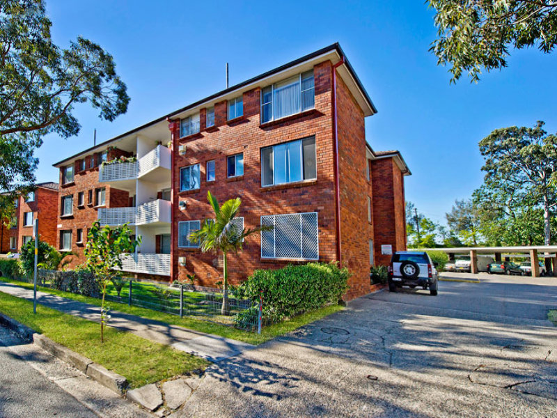 Home Buyer in Evans Ave, Eastlakes, Sydney - Outside