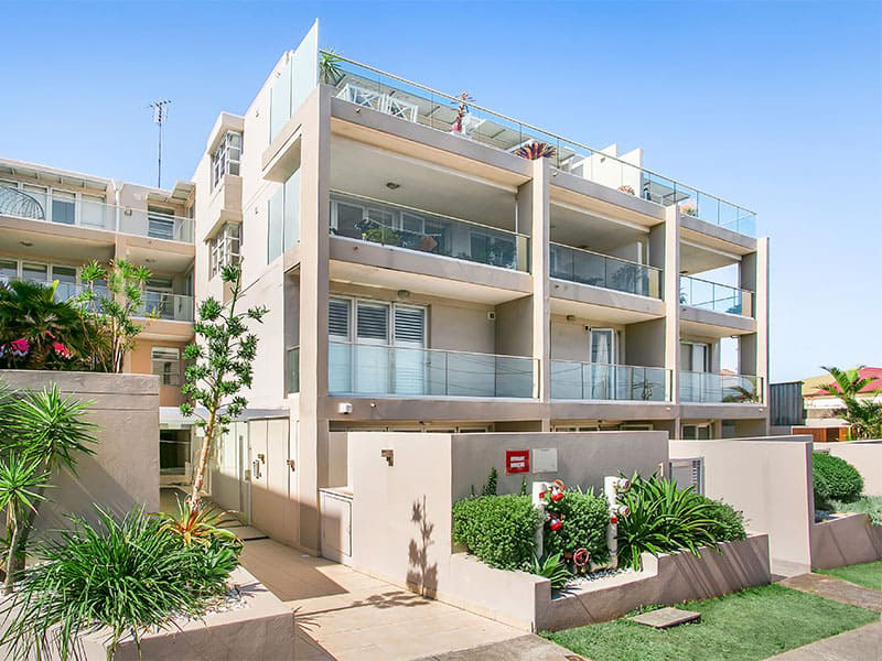 Buyers Agent Purchase in Fletcher St, Bondi, Sydney - Outside