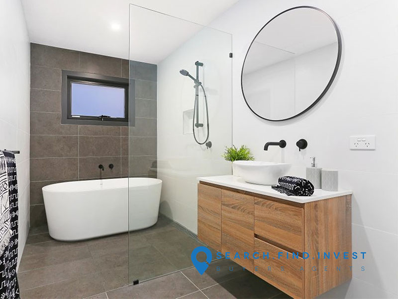 Buyers Agent Purchase in Harry St, Eastlakes, Sydney - Bathroom