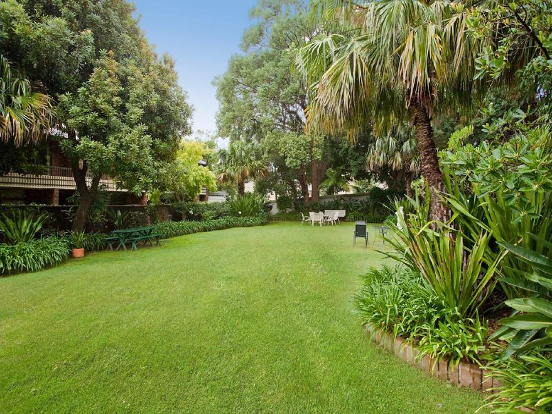Buyers Agent Purchase in Wallis St, Woollahra, Sydney - Garden