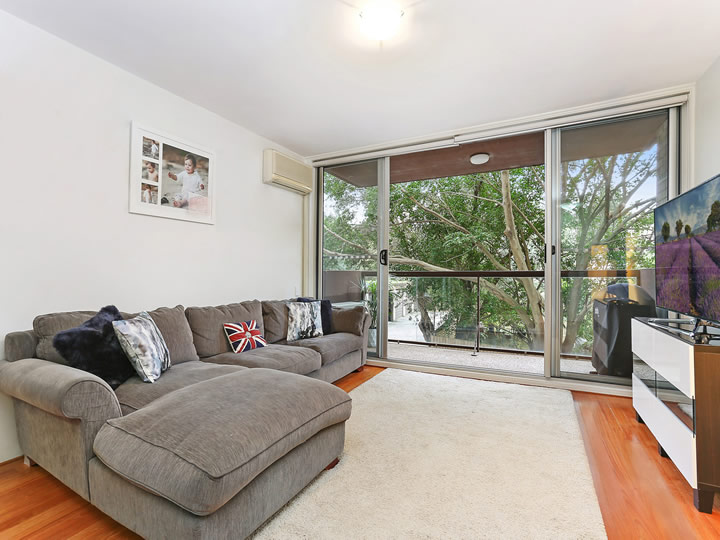 Buyers Agent Purchase – Apartment in Bellevue Hill, Sydney - Living Room