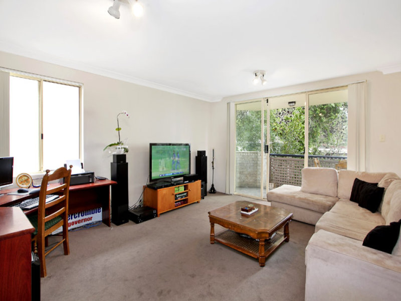 Buyers Agent Purchase – Investment Property in Bondi Beach, Sydney - Living Room
