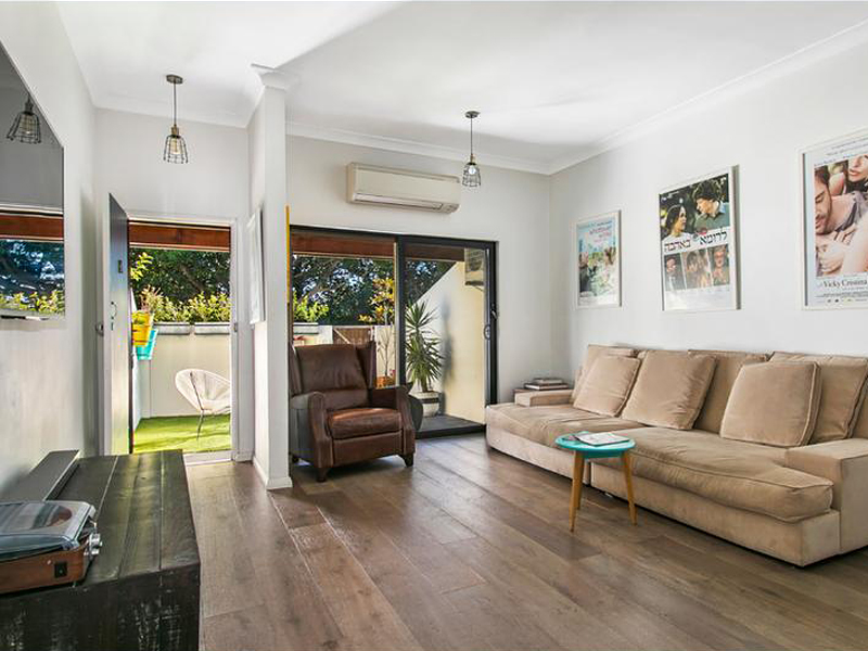 Buyers Agent Purchase – St James Rd, Bondi Junction, Sydney - Living Room