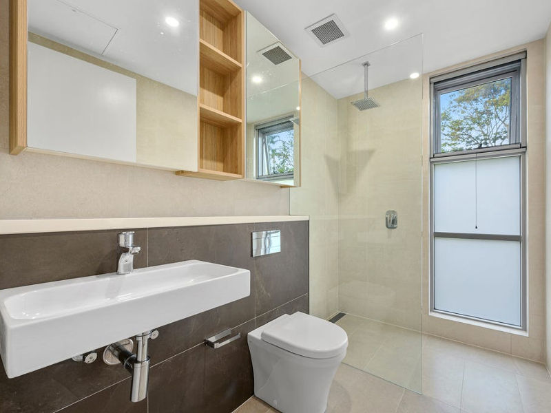 Buyers Agent Purchase – Strickland St., Rose Bay, Sydney - Bathroom