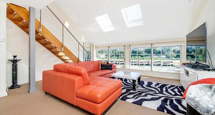 Buyers Agent Purchase – Cowper Wharf Rd, Woolloomooloo, Sydney - Living Room
