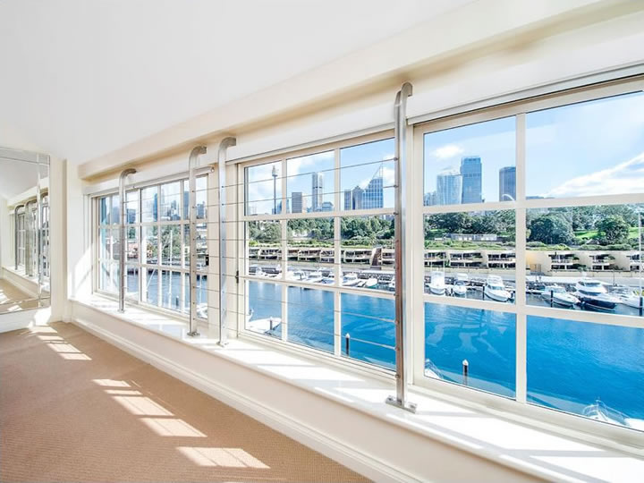 Buyers Agent Purchase – Cowper Wharf Rd, Woolloomooloo, Sydney - Window View