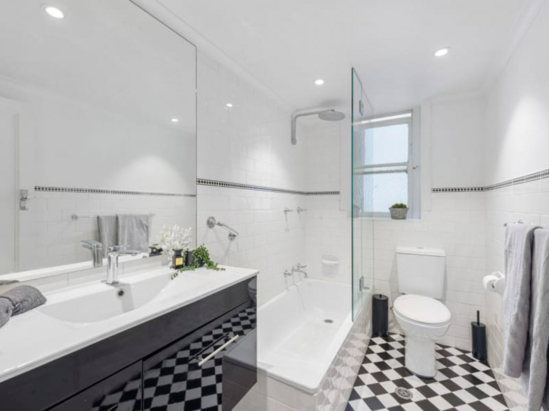 Buyers Agent Purchase – Elizabeth Bay Rd, Elizabeth Bay, Sydney - Bathroom