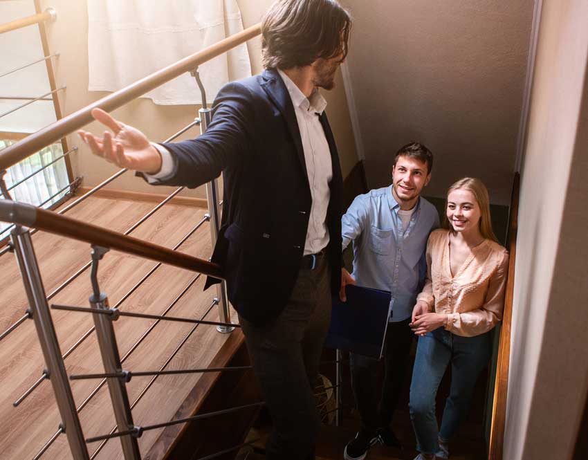 Buyers agent in Alexandria guiding clients