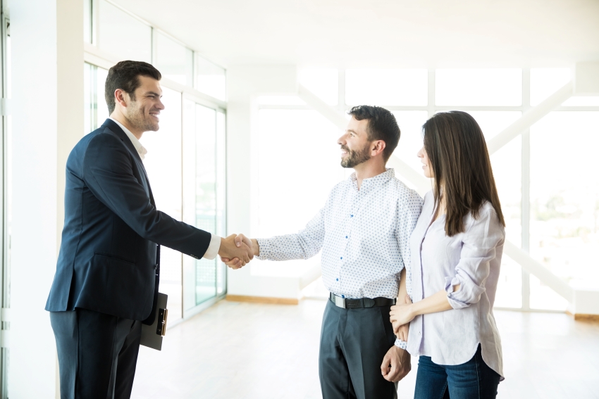 Buyers agent in Rushcutters Bay guiding clients