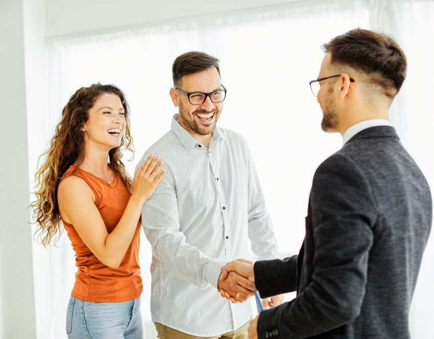 Buyers agent in Randwick guiding clients
