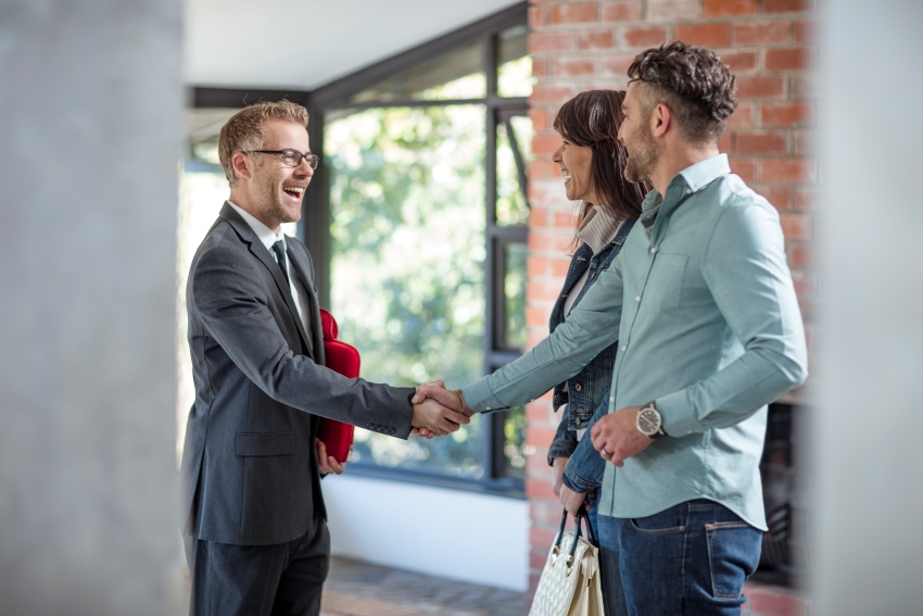 Buyers agent in Vaucluse guiding clients