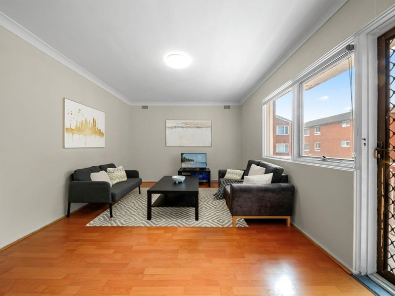 Living room of an Eastlakes property purchased by a buyer through a buyers agent
